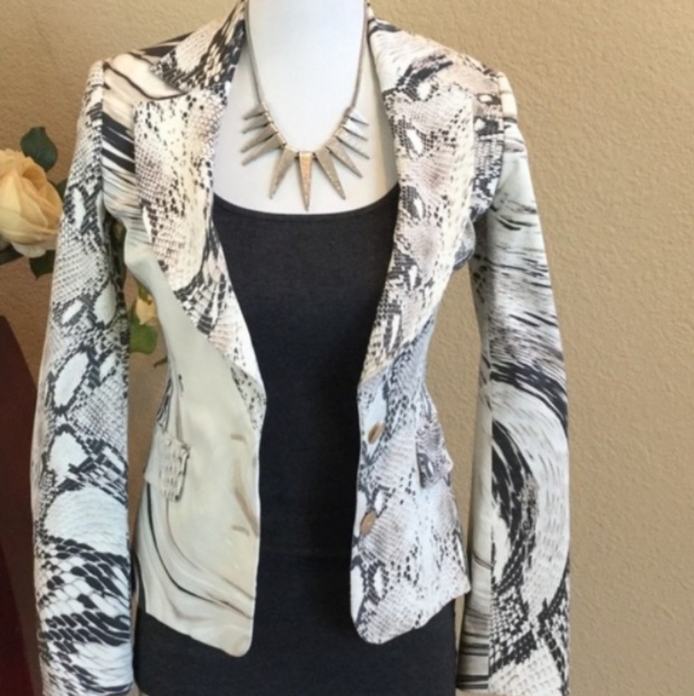 Just Cavalli Stunning Snake-Print Blazer - Picture 8 of 8